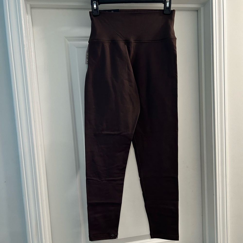 Aritzia TNAction brown ankle leggings